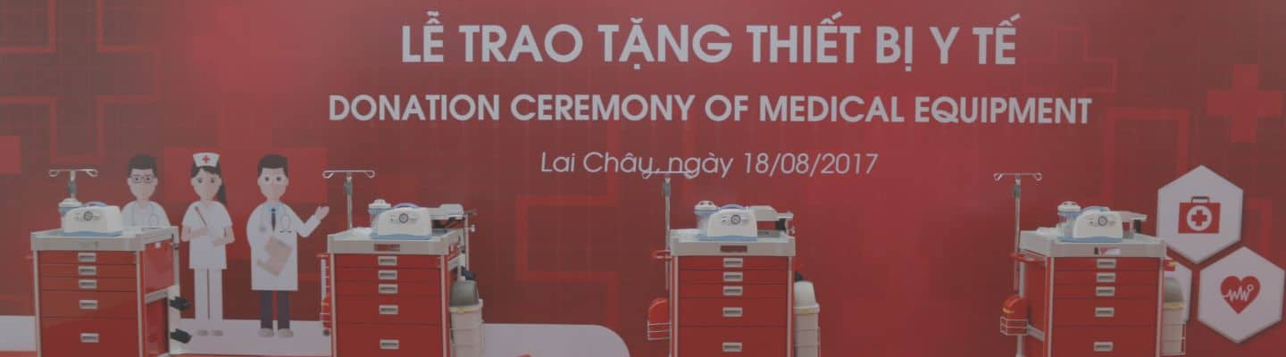 Quỹ Toyota Việt Nam trao tặng thiết bị y tế cho VCF