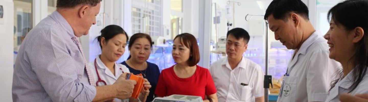Tập đoàn VinaCapital tài trợ chương trình Nâng Cao Năng Lực Cấp Cứu Nhi Khoa với kinh phí trên 150,000 USD tại Sơn La