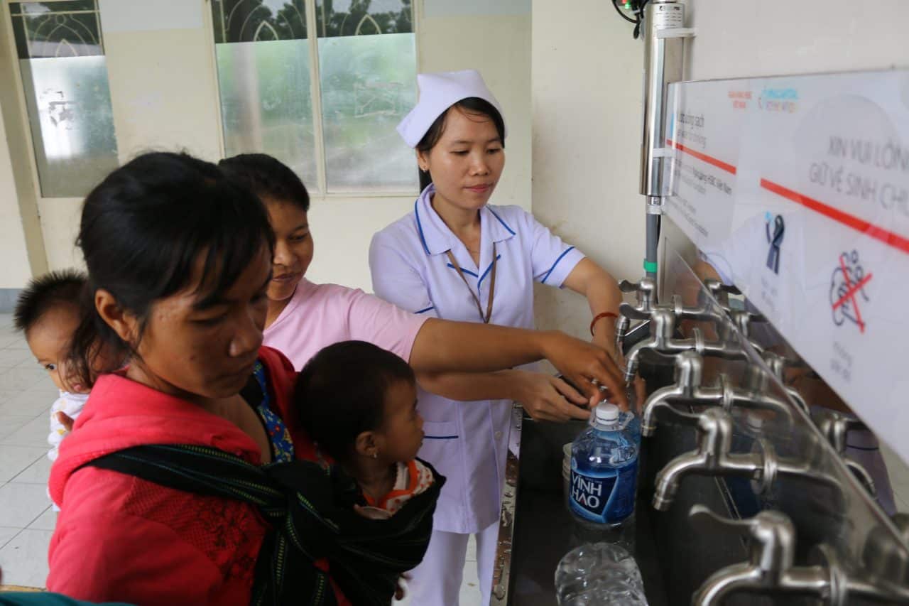 HSBC Vietnam and VinaCapital Foundation Handover Clean Water System to Ninh Thuan People