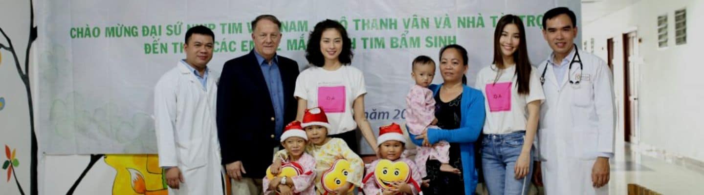 Đại sứ Nhịp Tim Việt Nam Ngô Thanh Vân hạnh phúc đi thăm 8 em bé đầu tiên được cứu từ nguồn quỹ từ Chương trình Vết Sẹo Cuộc Đời 8