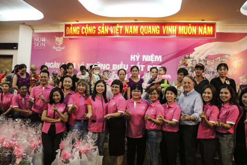 Nu Skin Vietnam Awarded 350 Presents to Underprivileged Kid Patients