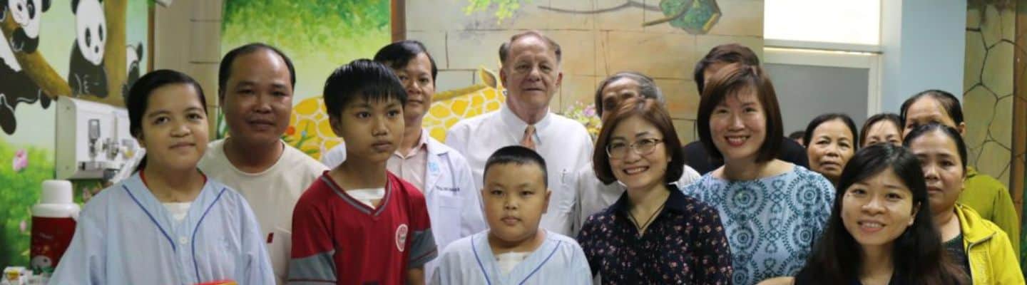 VinaCapital Representatives Visit Children After Successful Heart Surgeries