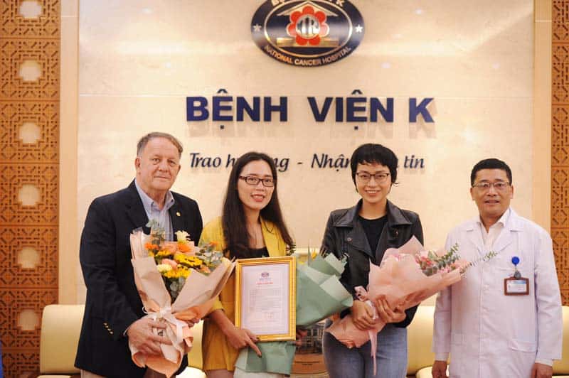 Phenikaa Group Visits and Gives Gifts to Children with Cancer in K Hospital