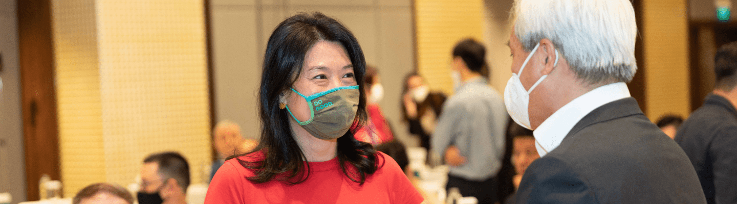 Standard Chartered Vietnam donates to “Help Vietnam Breathe – Vì Nhịp thở Việt Nam” campaign to support Covid-19 treatment hospitals in Ho Chi Minh City