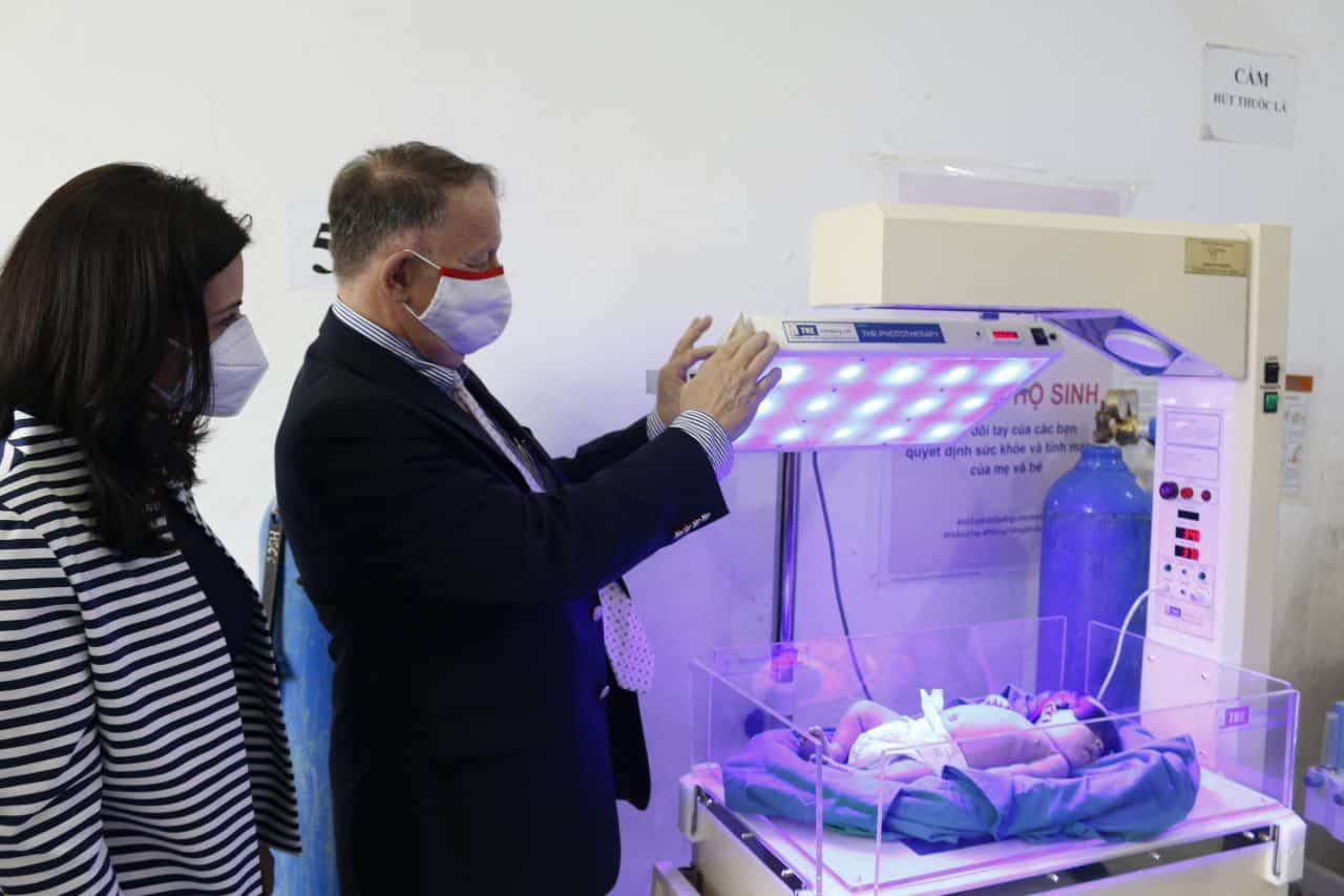 The Republic of Bulgaria and VinaCapital Foundation to handover medical equipment in Lai Chau Province