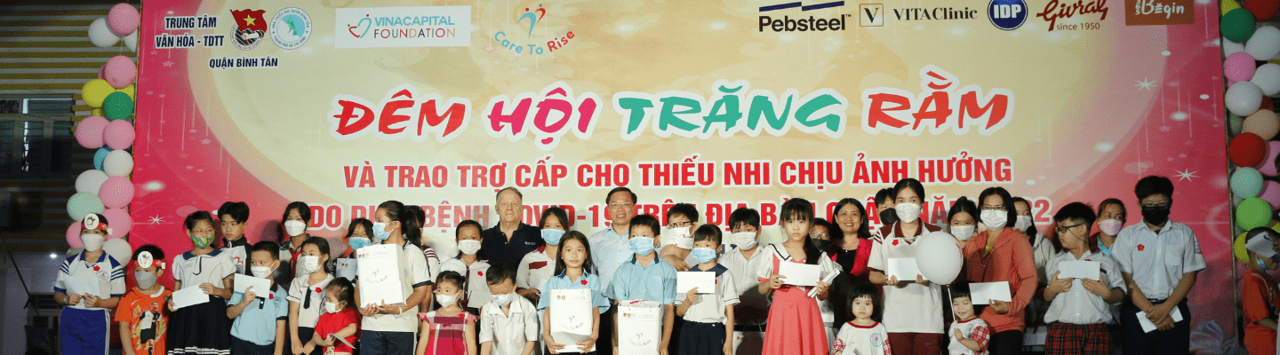 “Care to Rise – Yêu thương Nâng bước” program organizes Mid-Autumn Festival Celebration for children affected by Covid-19