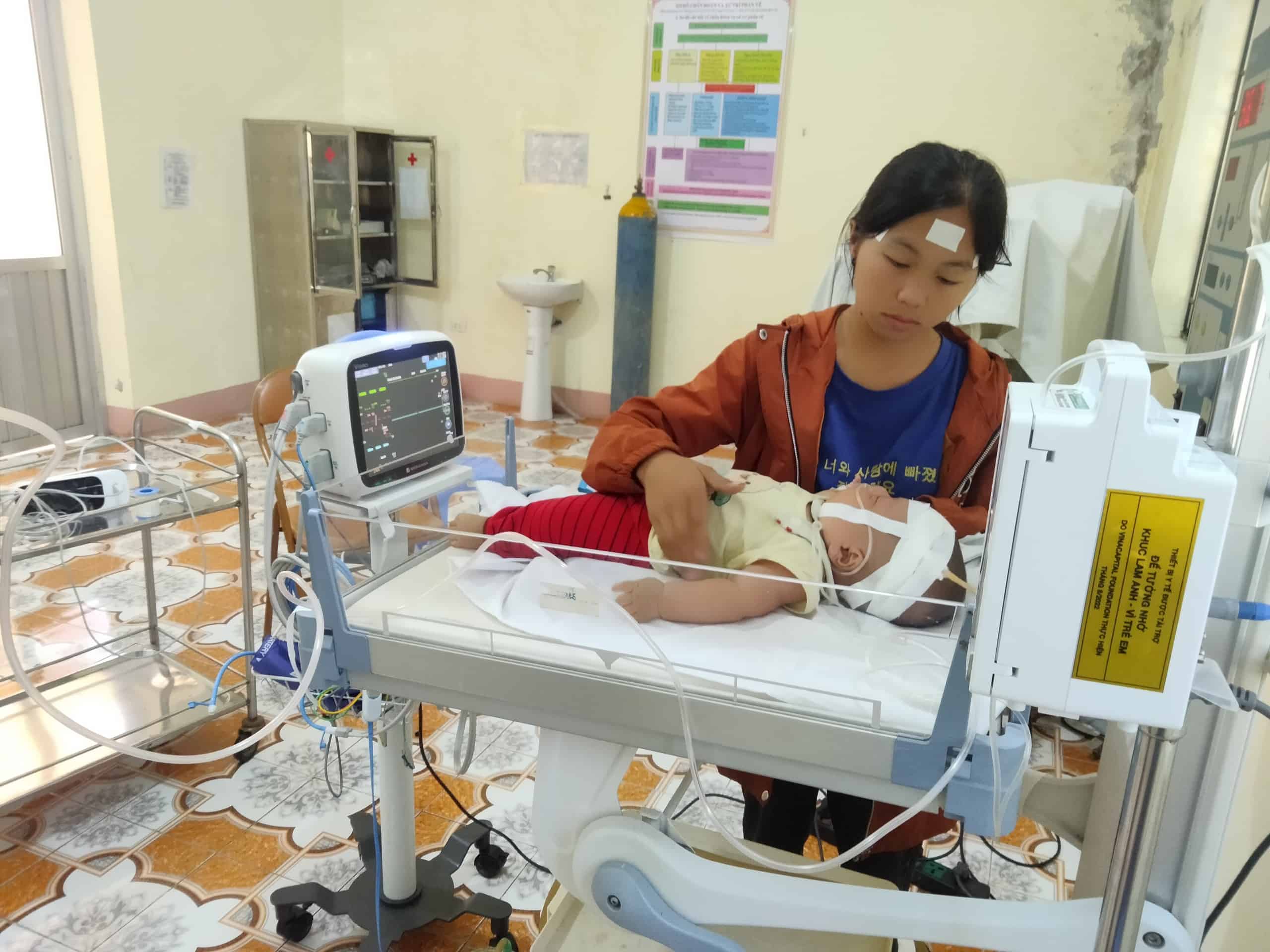Injection pump and monitor saving a Mong baby’s life
