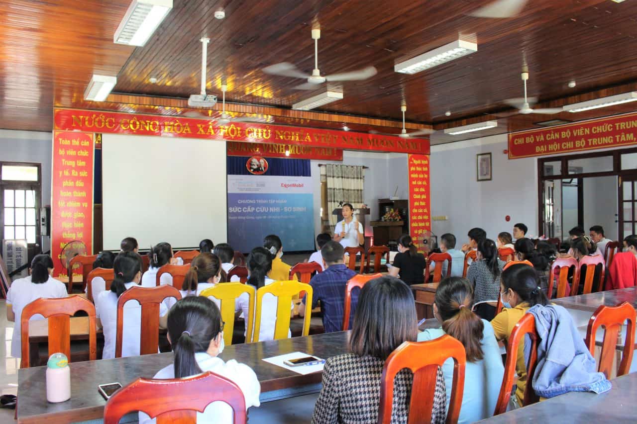 The Survive to Thrive program provides pediatric emergency training for doctors and nurses in Quang Nam province