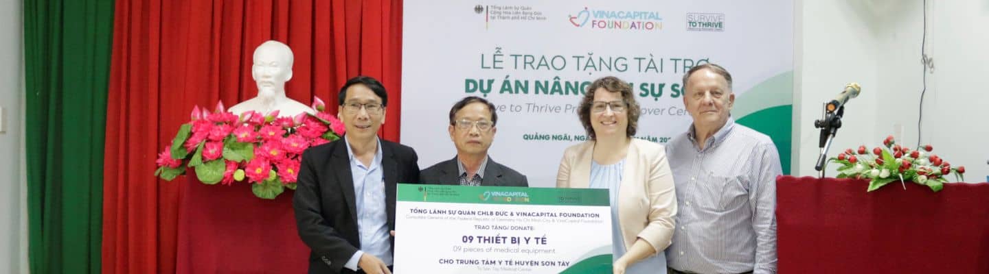 Tổng Lãnh sự quán Cộng hoà Liên bang Đức tại Thành Phố Hồ Chí Minh và VinaCapital Foundation trao tặng thiết bị y tế thiết yếu tại tỉnh Quảng Ngãi