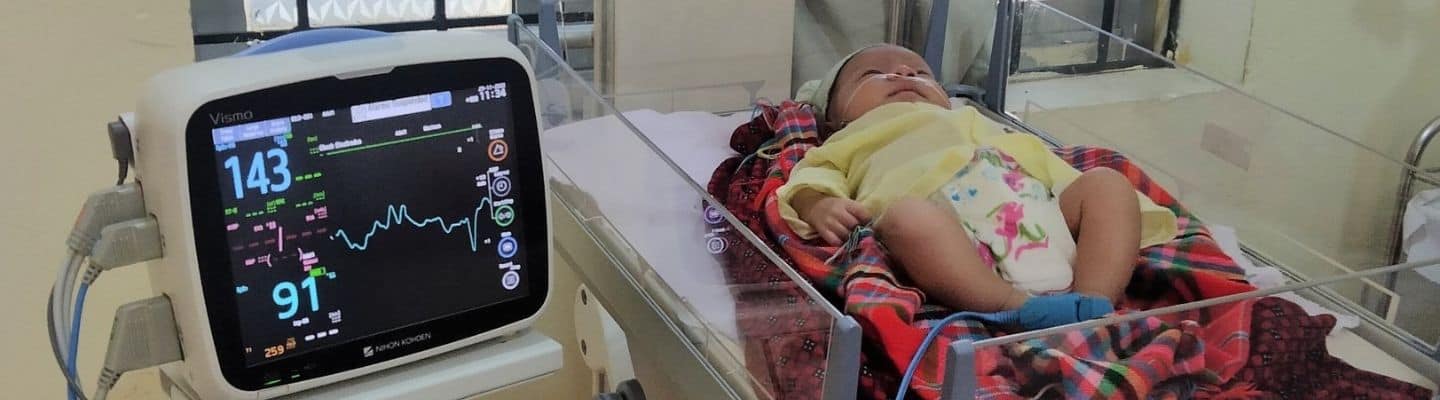 Chiếc máy Monitor giúp cứu sống cậu bé 7 tháng tuổi