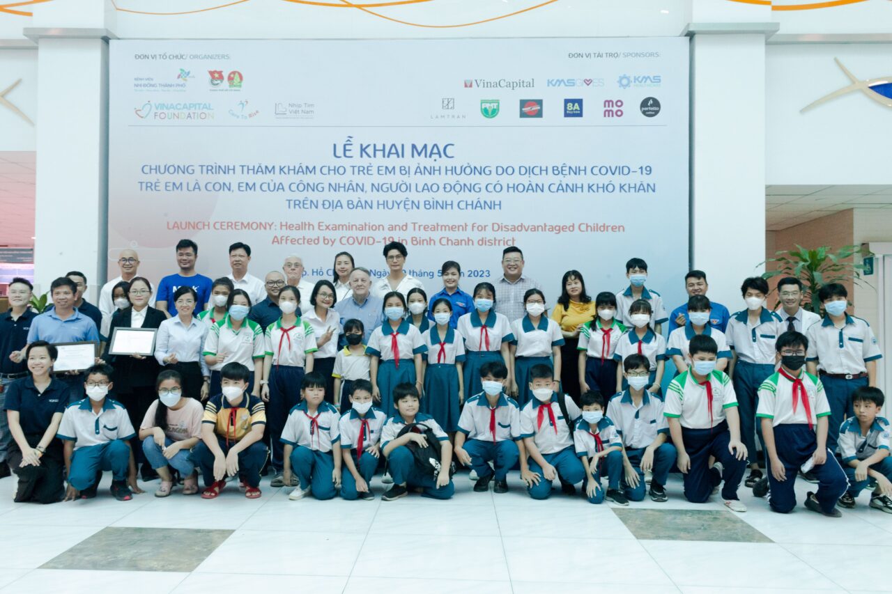 Implementing examinations and treatment for 1,200 disadvantaged children affected by Covid-19 in Binh Chanh District