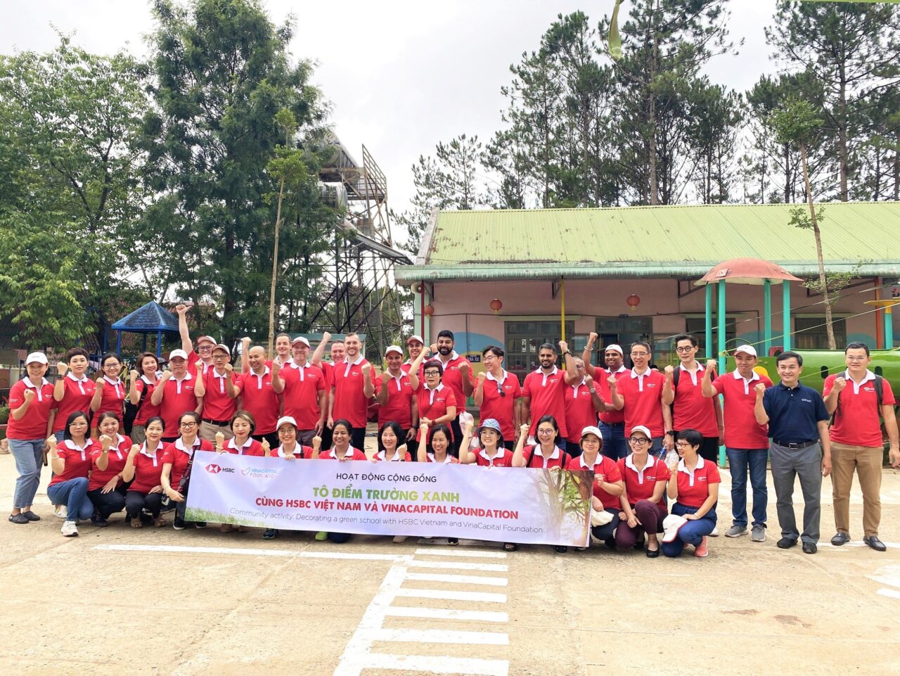 Decorating a green school with HSBC Vietnam and VinaCapital Foundation