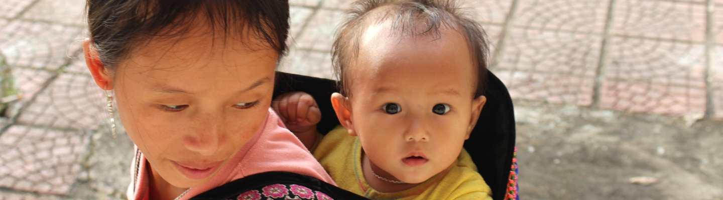 Chương trình Nâng niu Sự sống trao tặng thiết bị y tế sơ sinh thiết yếu cho TTYT huyện Mường Chà, tỉnh Điện Biên