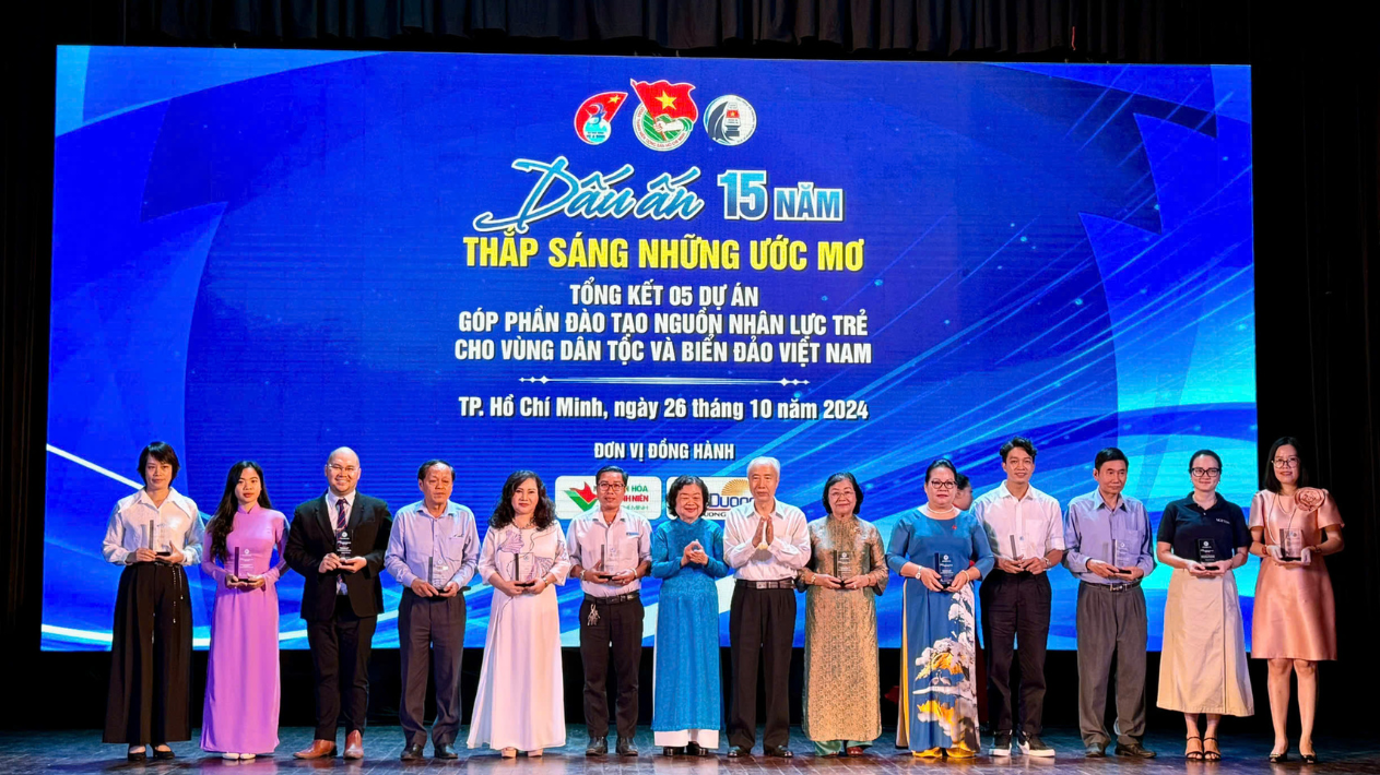 Celebrating the 25th Anniversary of the Vu A Dinh Scholarship Fund