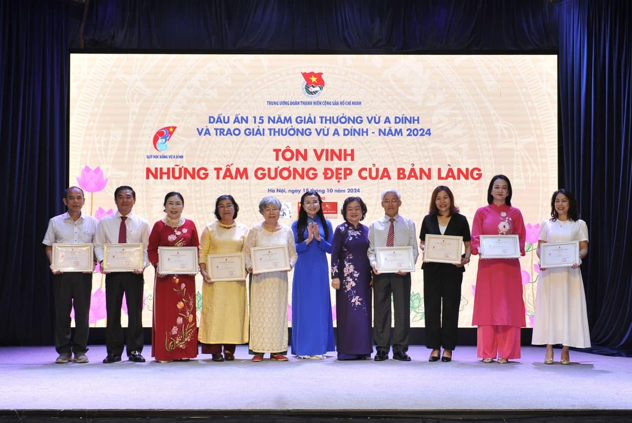 The VinaCapital Foundation’s Brighter Path program received the 2024 Vu A Dinh Award