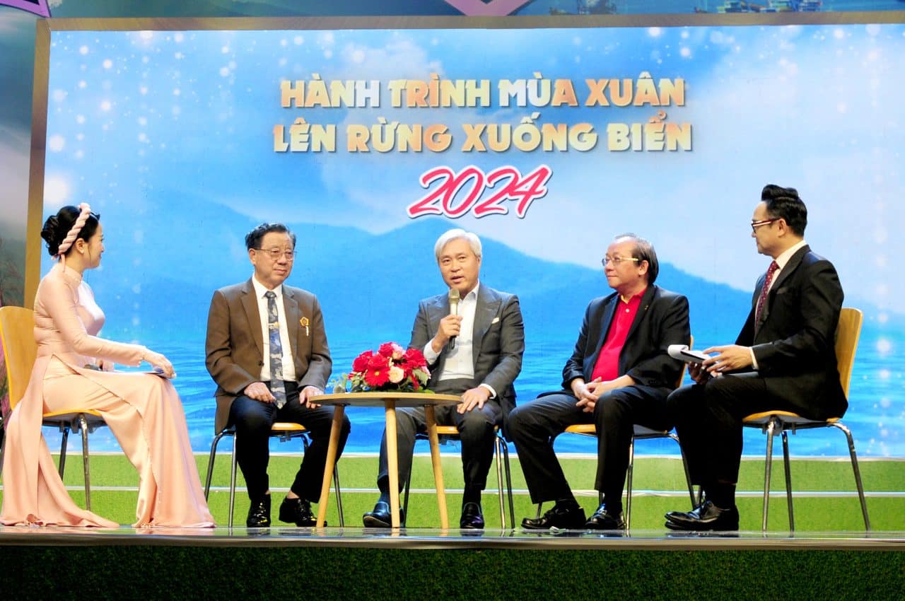 Vu A Dinh scholarship fund and “Spring Journey to Mountains and Seas – 2024”