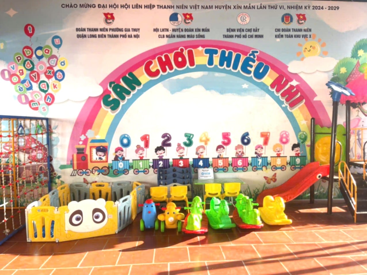KMS Technology and VinaCapital Foundation bring playgrounds and medical support to children in Ha Giang