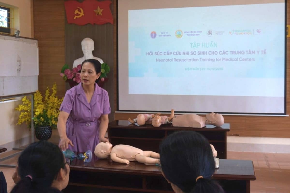 Neonatal and pediatric emergency resuscitation training for medical centers in Dien Bien province
