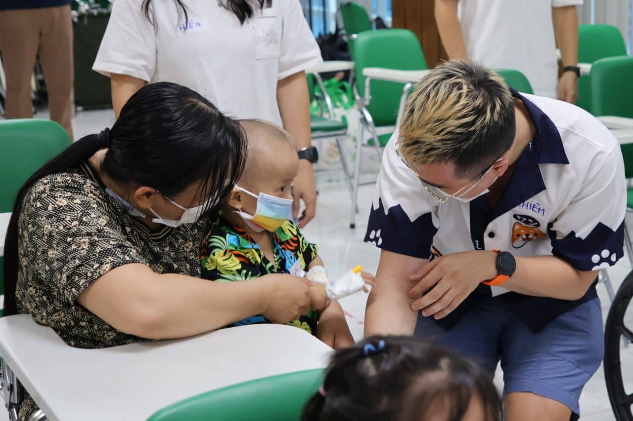 Money Forward Vietnam and Can-Clover bring soothing melodies for children with cancer