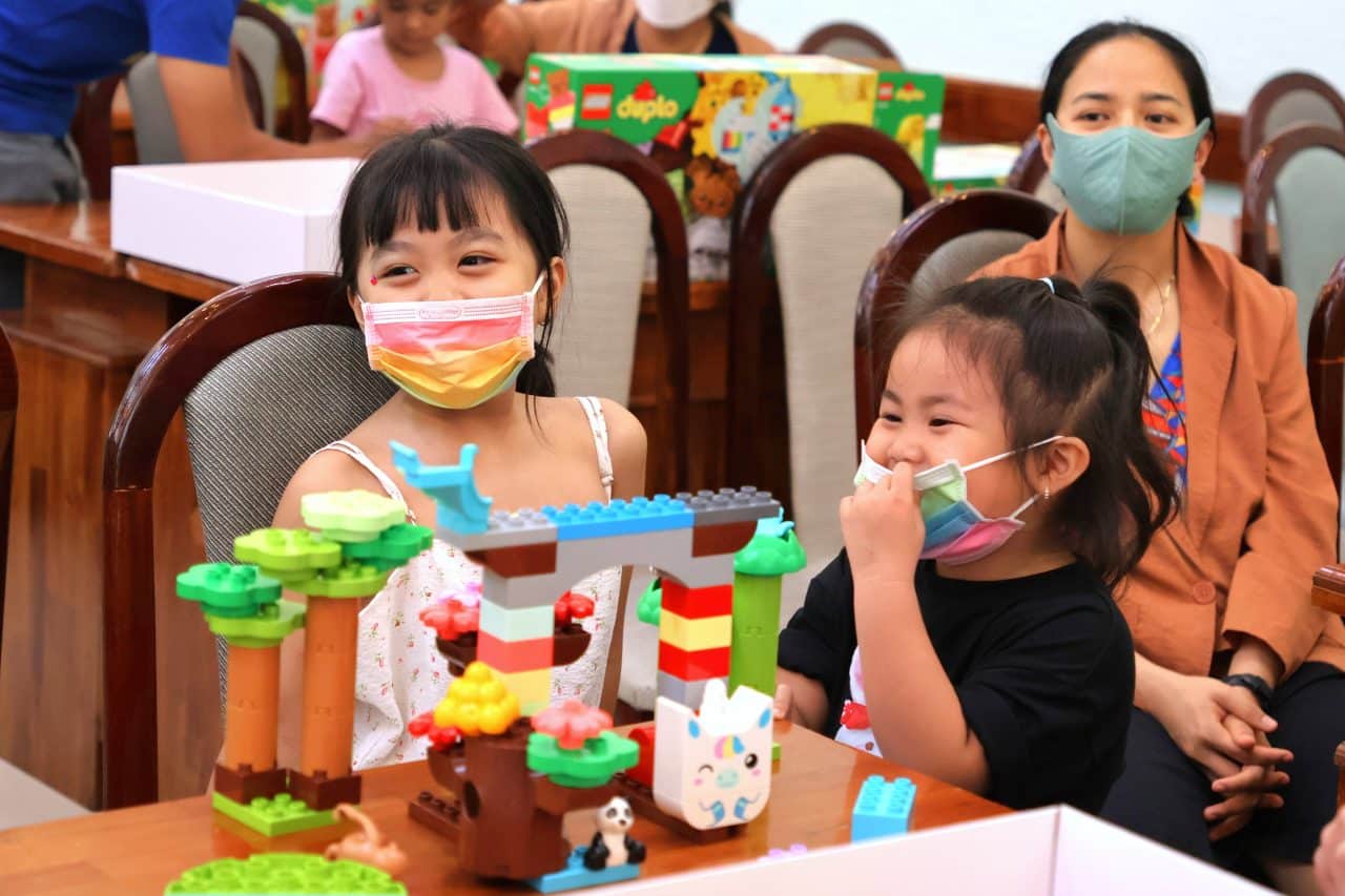 LEGO Manufacturing Vietnam partners with VinaCapital Foundation to bring joy to pediatric cancer patients in Vietnam