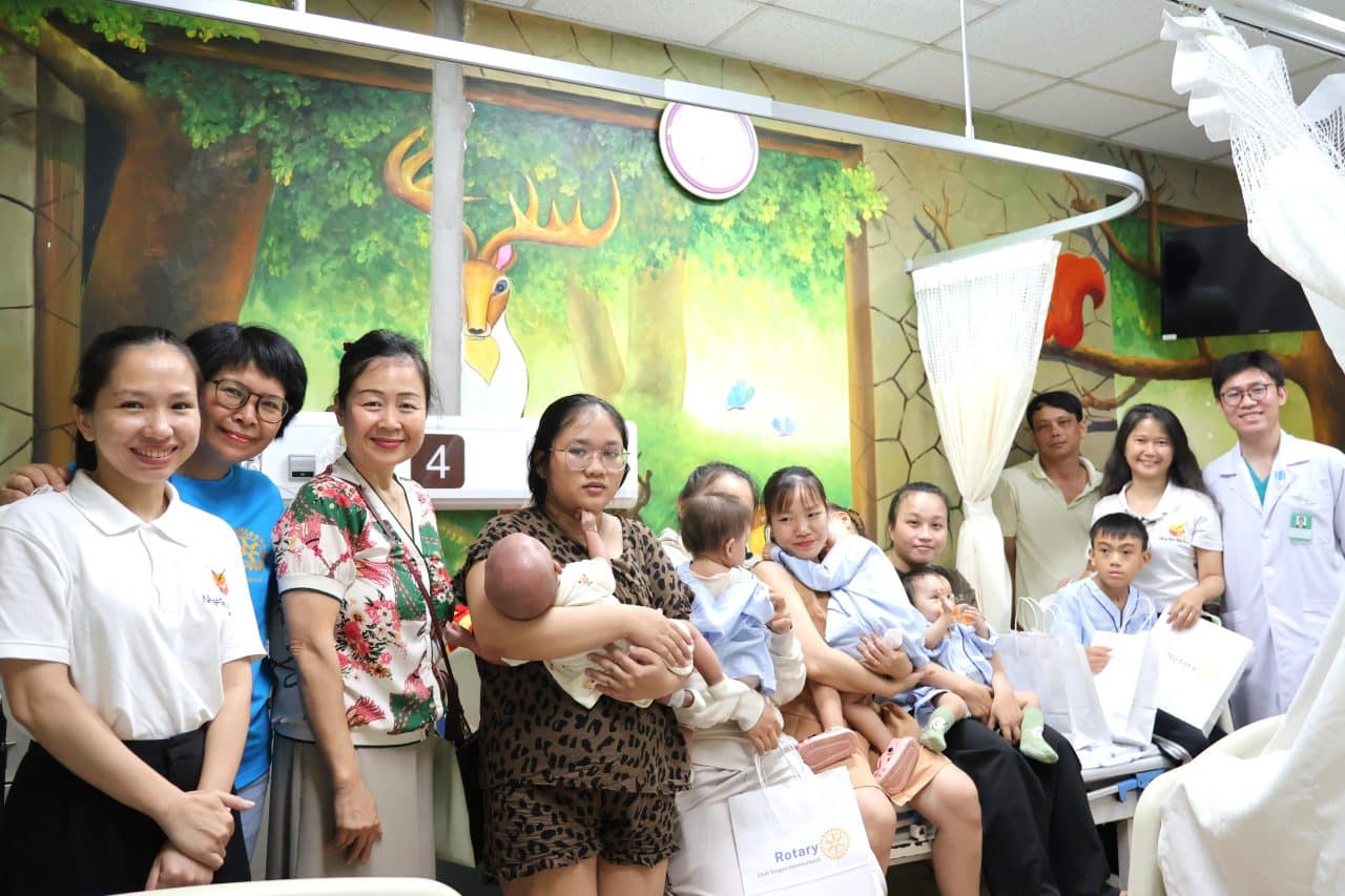 Bringing gifts and encouragement to little hearts on the road to recovery